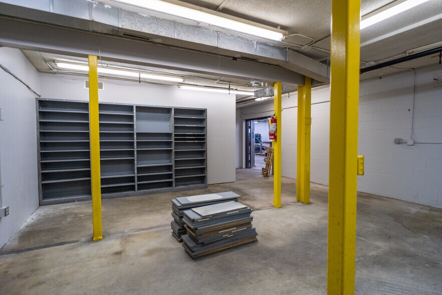 More Photos Of 1304 Valleyhigh Dr NW, Rochester Showroom For Sale