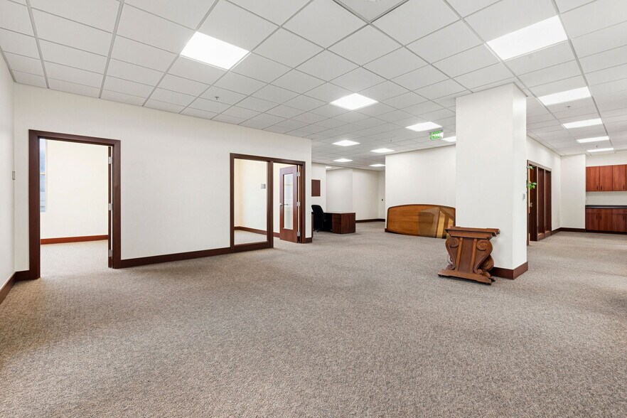More Photos Of 180 N University Ave, Provo Office For Sale