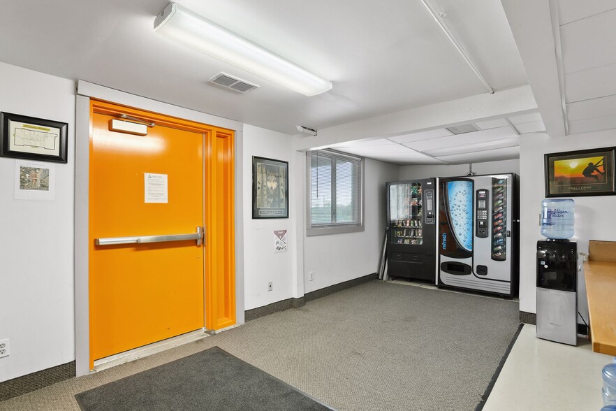 More Photos Of 800 N 42nd Ave, Minneapolis Medical For Lease