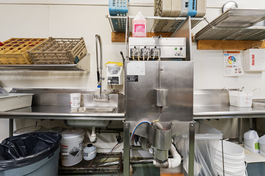 More Photos Of 52 Post Rd, Wells Restaurant For Sale