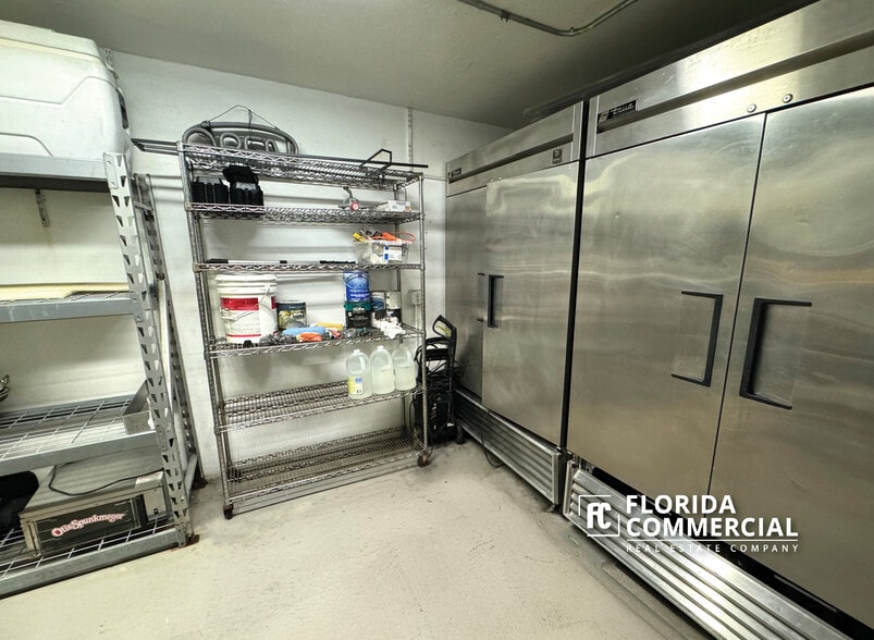 More Photos Of 300 SW Federal Hwy, Stuart Restaurant For Sale