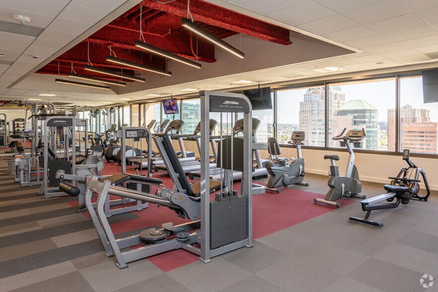 More Photos Of 100 Light St, Baltimore Office For Lease