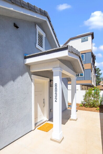 More Photos Of 6836 Whitman Ave, Van Nuys Multifamily For Sale
