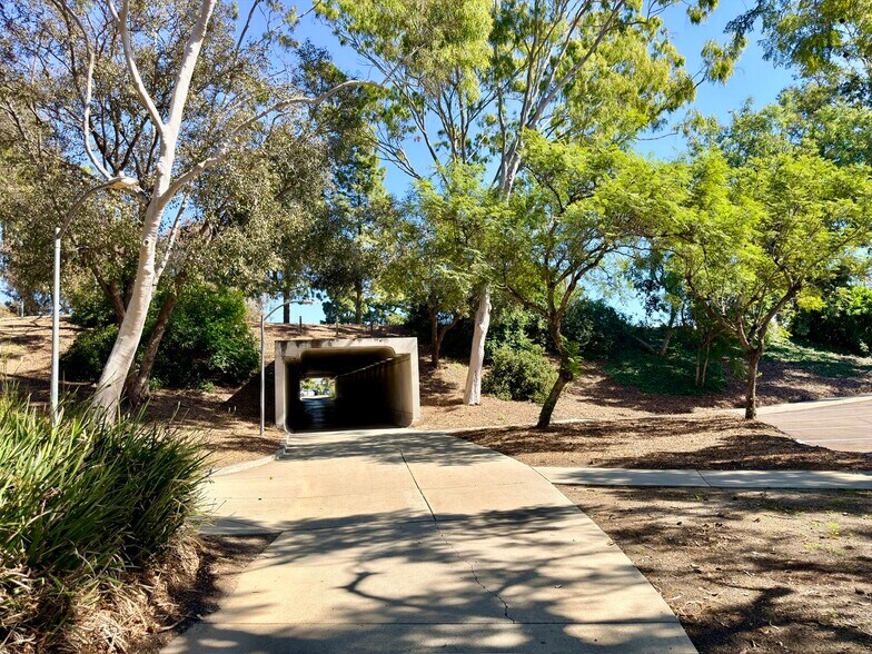 More Photos Of 674 County Square Dr, Ventura Office For Sale