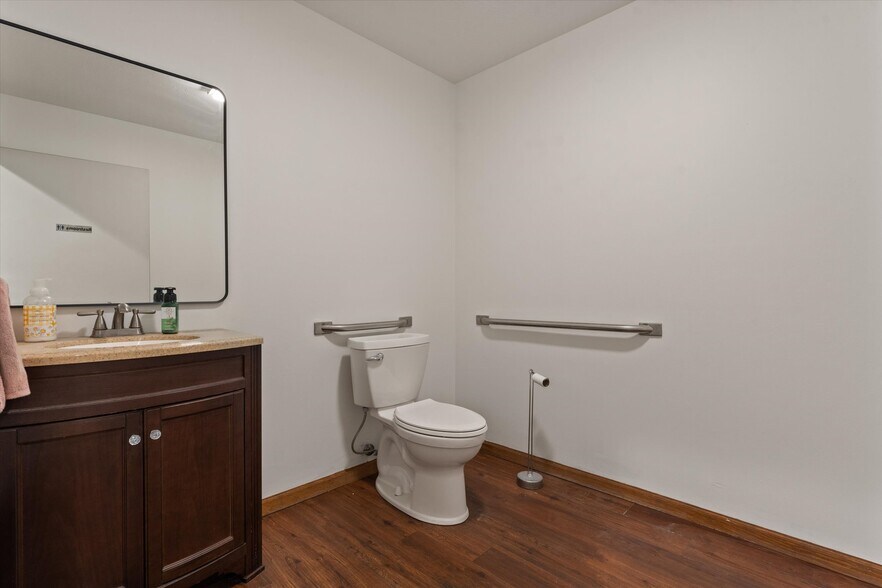 More Photos Of 51529-51541 Bittersweet Rd, Granger Office For Sale