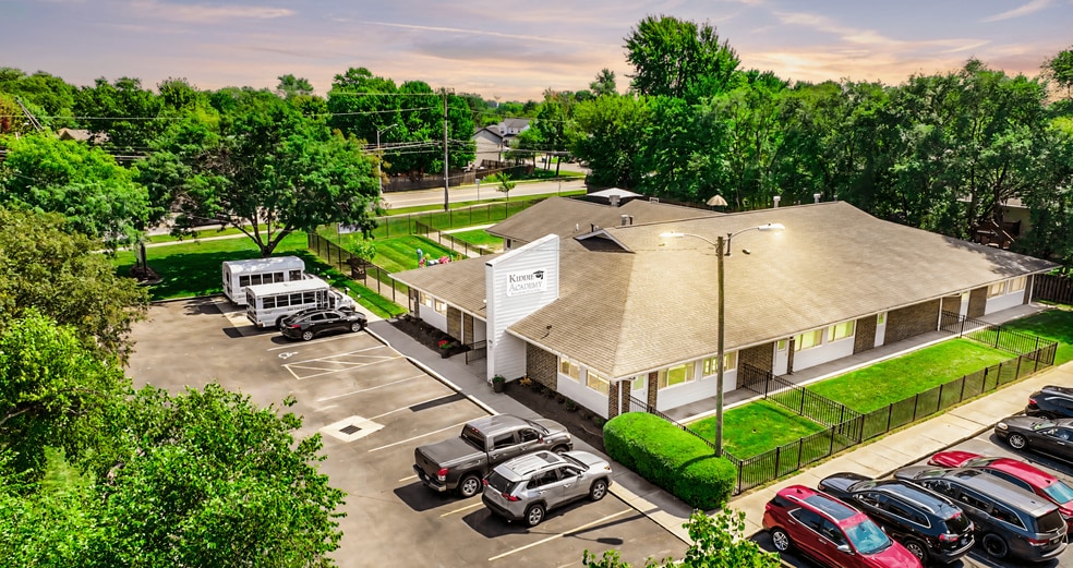 Primary Photo Of 2069 Summit View Rd, Powell Daycare Center For Sale