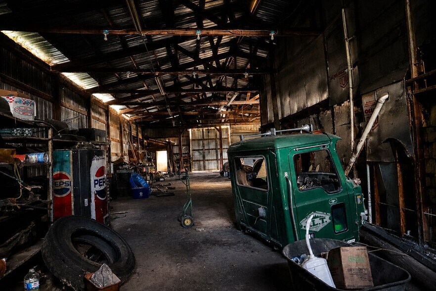 More Photos Of 103 Container rd, Starke Flex For Sale