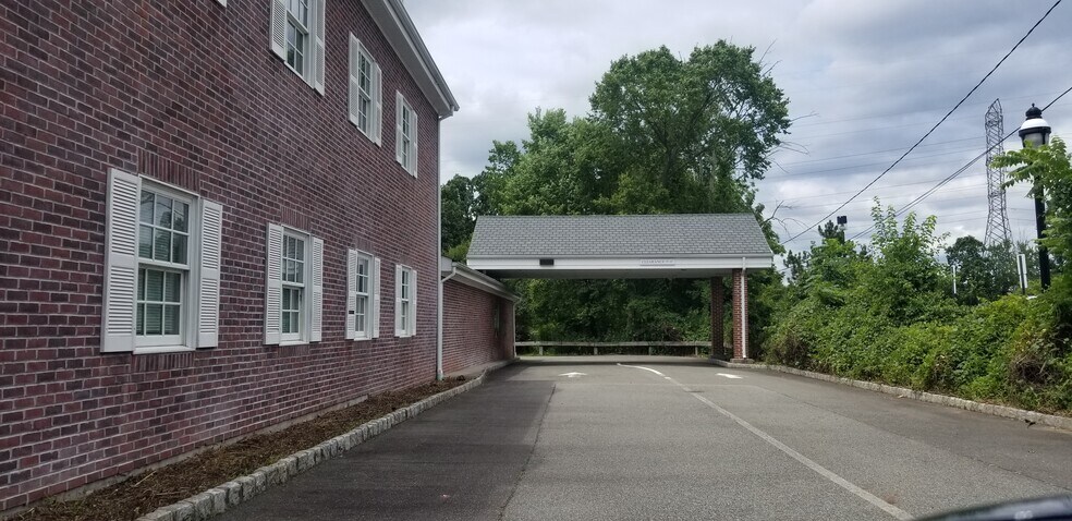 More Photos Of 551 Passaic Ave, West Caldwell Freestanding For Lease