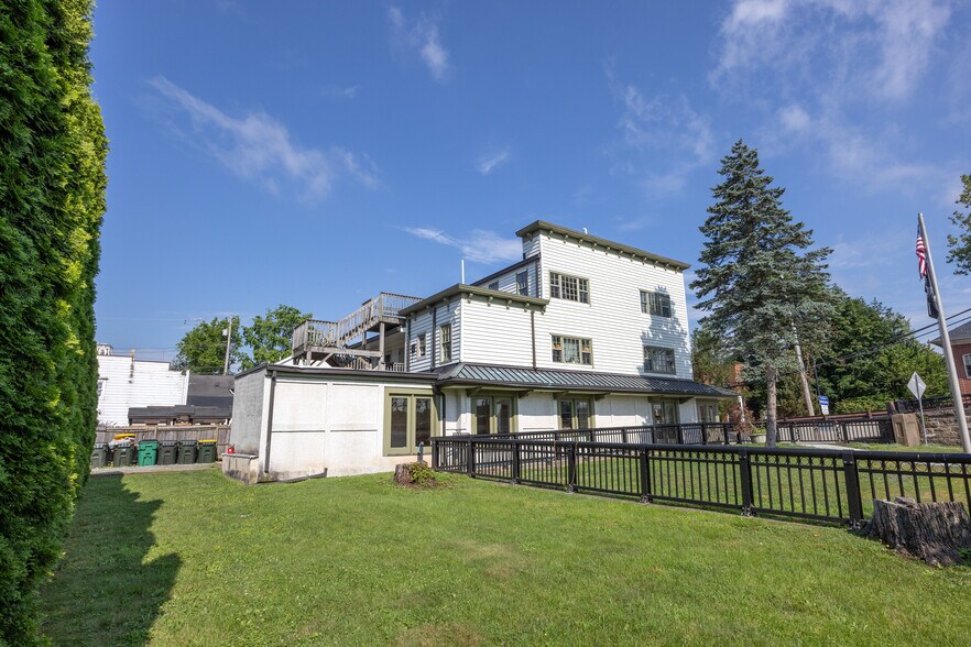 More Photos Of 15 E Bridge St, New Hope Storefront Retail Residential For Sale