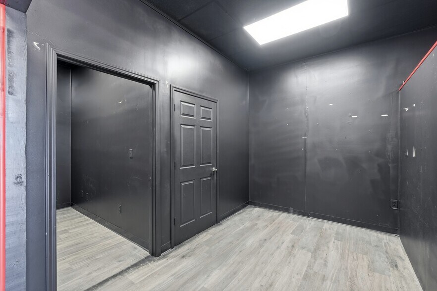 More Photos Of 1223 US-412, Siloam Springs Storefront For Lease