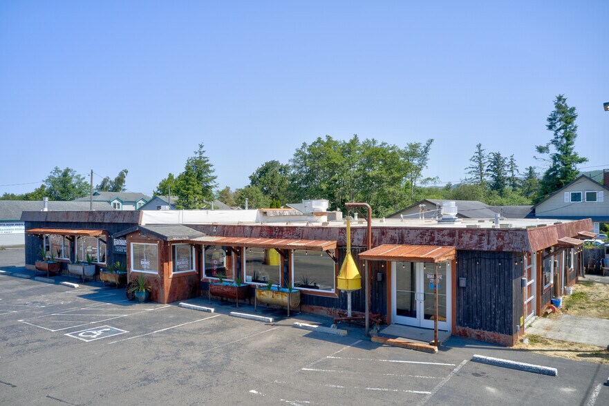 More Photos Of 780-782 US 101, Chinook Restaurant For Sale