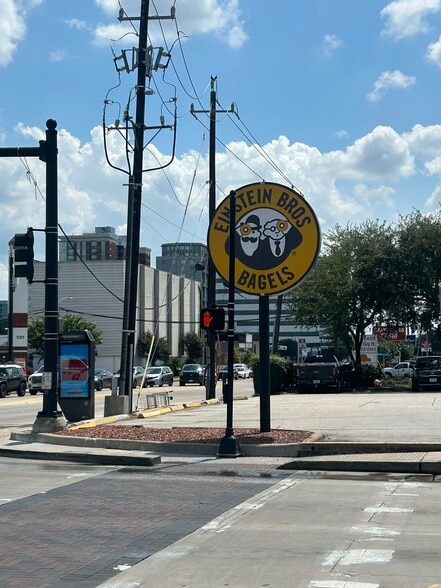 More Photos Of 5300 Kirby Dr, Houston Restaurant For Lease