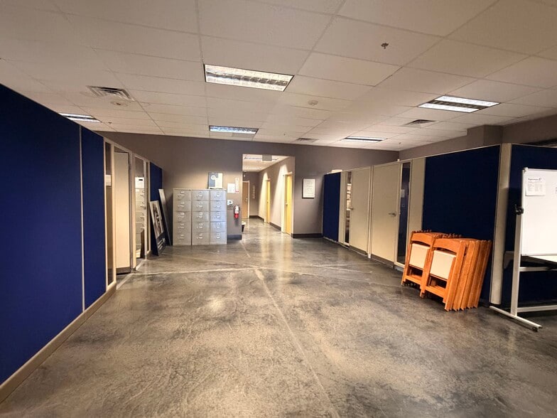 More Photos Of 4580 W Sahara Ave, Las Vegas General Retail For Lease