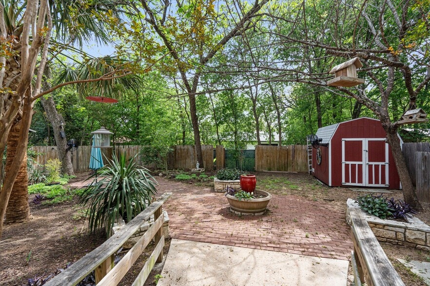 More Photos Of 1213 Justin Ln, Austin Healthcare For Sale