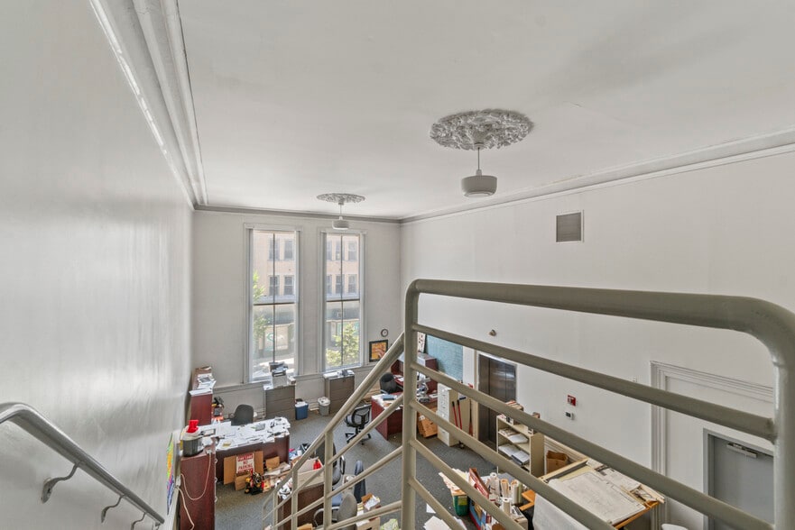 More Photos Of 429 N Eutaw St, Baltimore Office For Sale