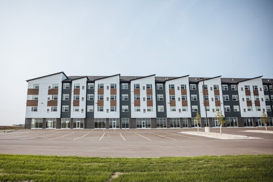 More Photos Of 5501 E 18th St, Sioux Falls Apartments For Lease