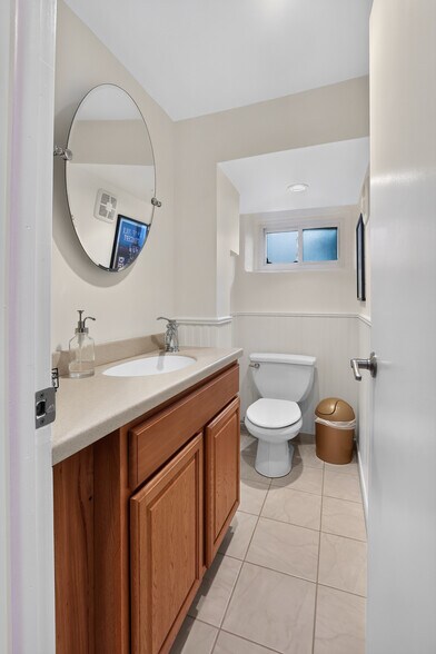 More Photos Of 3554-3556 Woodcrest Ave, Newtown Square Apartments For Sale