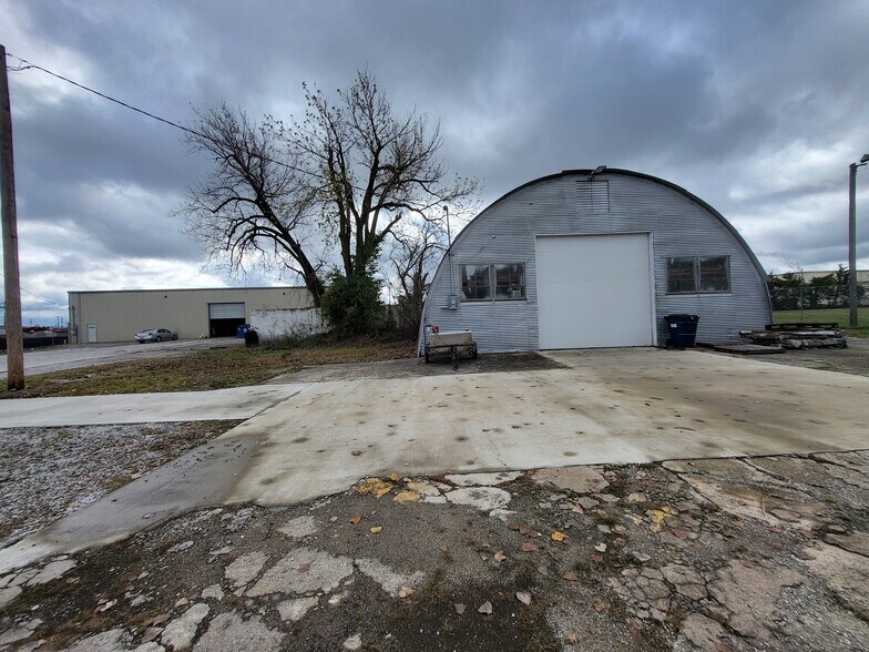 More Photos Of 516 Adele Ave, Joplin Distribution For Sale