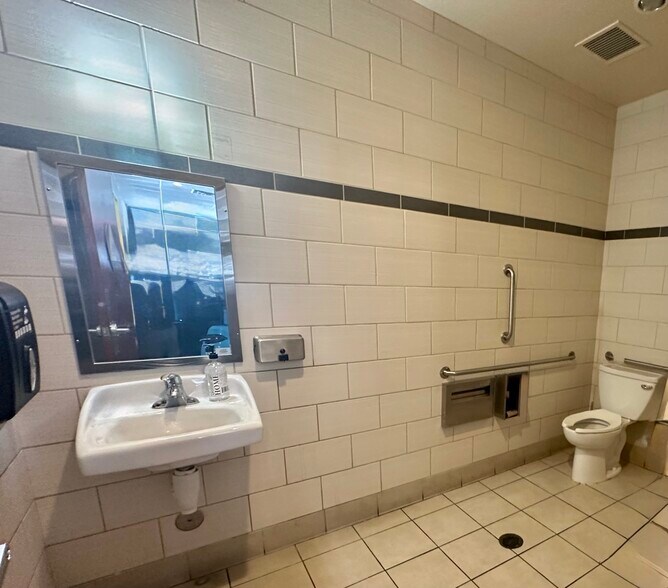 More Photos Of 50929 Washington St, La Quinta Supermarket For Lease