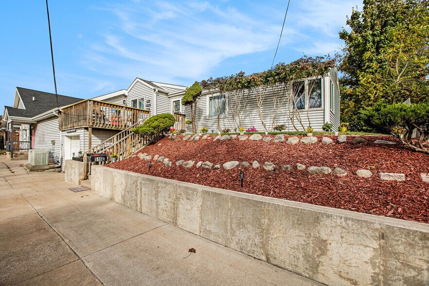 More Photos Of 525 W Mitchell St, Petoskey Office For Sale
