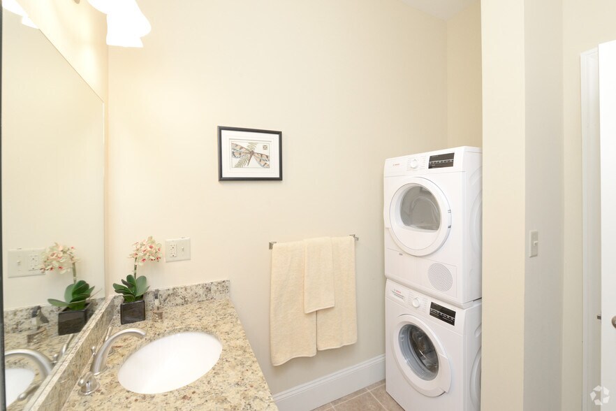 More Photos Of 12 Eagle St, Providence Apartments For Lease