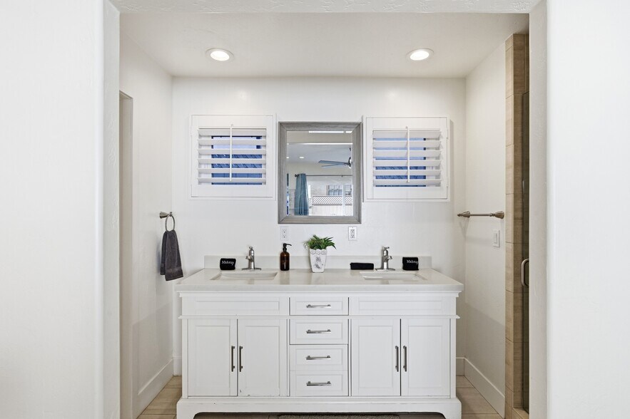 More Photos Of 1544 Chalcedony St, San Diego Apartments For Sale