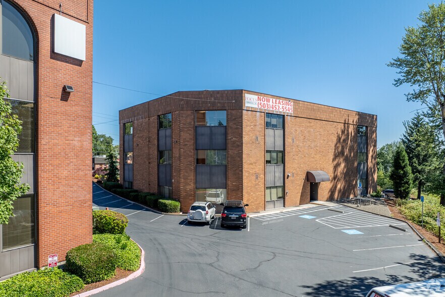 More Photos Of 9500 SW Barbur Blvd, Portland Unknown For Lease