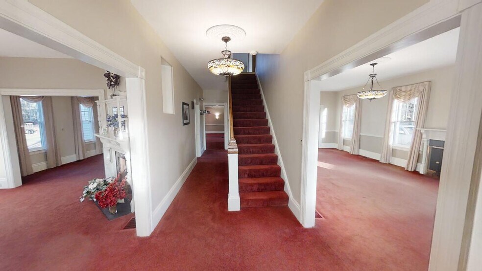 More Photos Of 763 Massachusetts Ave, Lunenburg General Retail For Sale