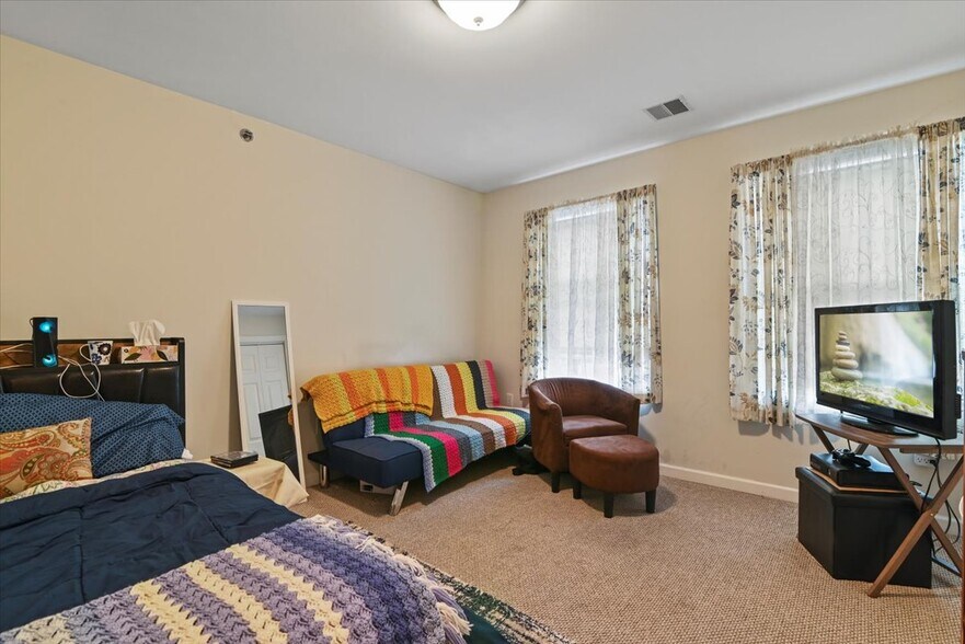 More Photos Of 141 Bellemonte Ave, Hawley Apartments For Sale