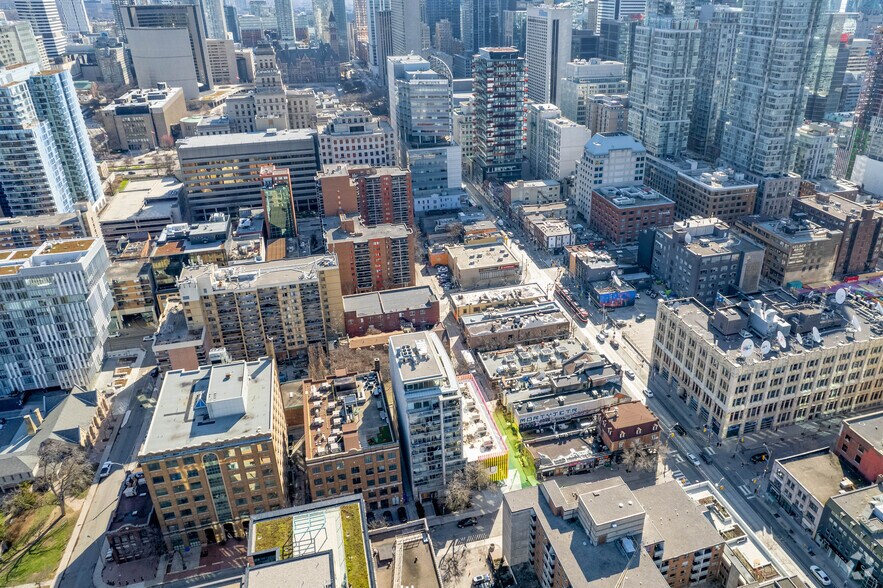 More Photos Of 10-14 Mccaul St, Toronto Office For Lease