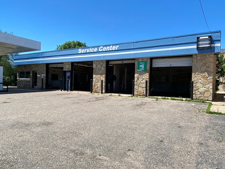 More Photos Of 1700 E Old Shakopee Rd, Minneapolis Auto Repair For Sale