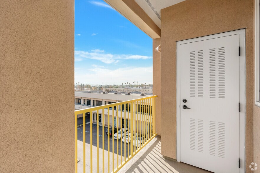 More Photos Of 5570 Rosemead Blvd, Temple City Apartments For Lease