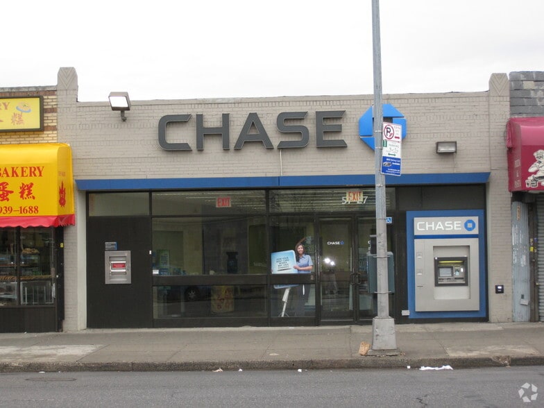 Primary Photo Of 57-01-57-35 Main St, Flushing Storefront For Lease