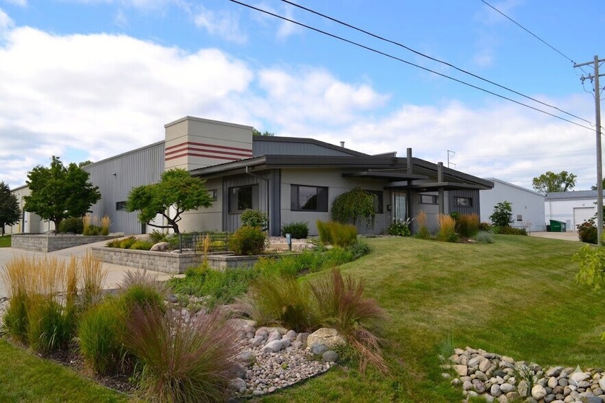 Primary Photo Of 6915 Raywood Rd, Monona Warehouse For Sale