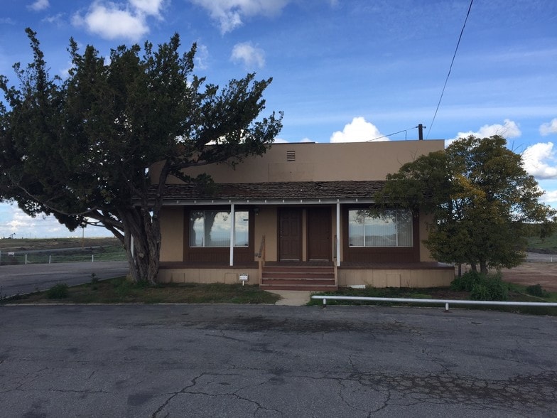 Primary Photo Of 18400 Highway 65, Bakersfield Warehouse For Lease