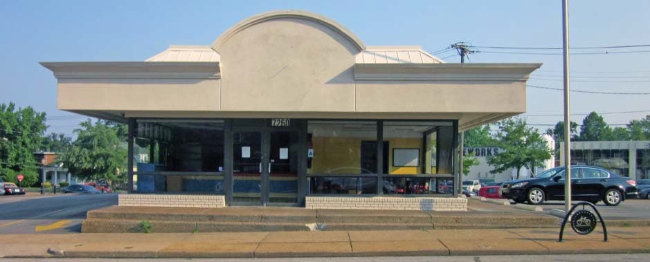 Primary Photo Of 7260 Manchester Rd, Maplewood Restaurant For Lease
