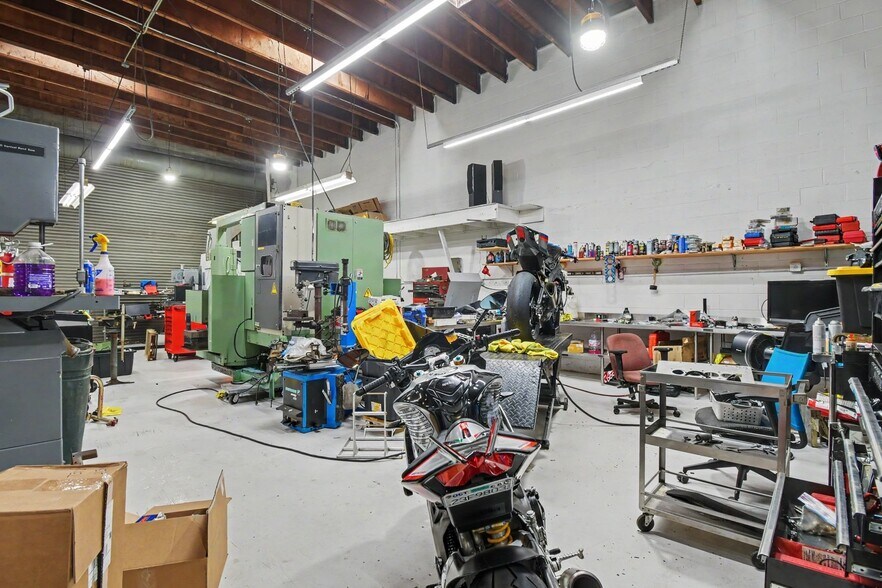 More Photos Of 1235-1239 Cushman Ave, San Diego Service For Sale
