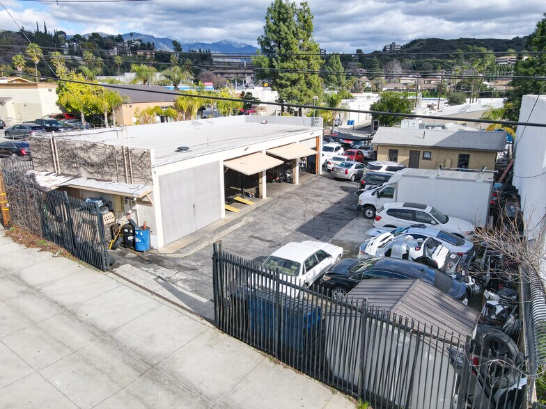 More Photos Of 3713-3715 Clifton Pl, Montrose Auto Repair For Sale