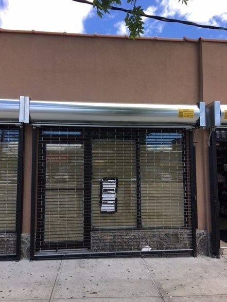 More Photos Of 4001-4009 E Tremont Ave, Bronx Storefront For Lease