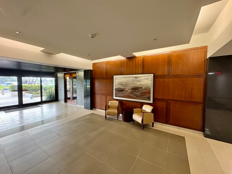 More Photos Of 11300 4th St N, Saint Petersburg Office For Lease