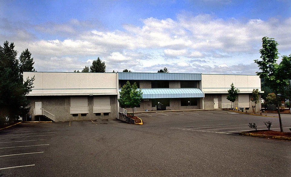 Primary Photo Of 13312 SE 30th St, Bellevue Warehouse For Lease