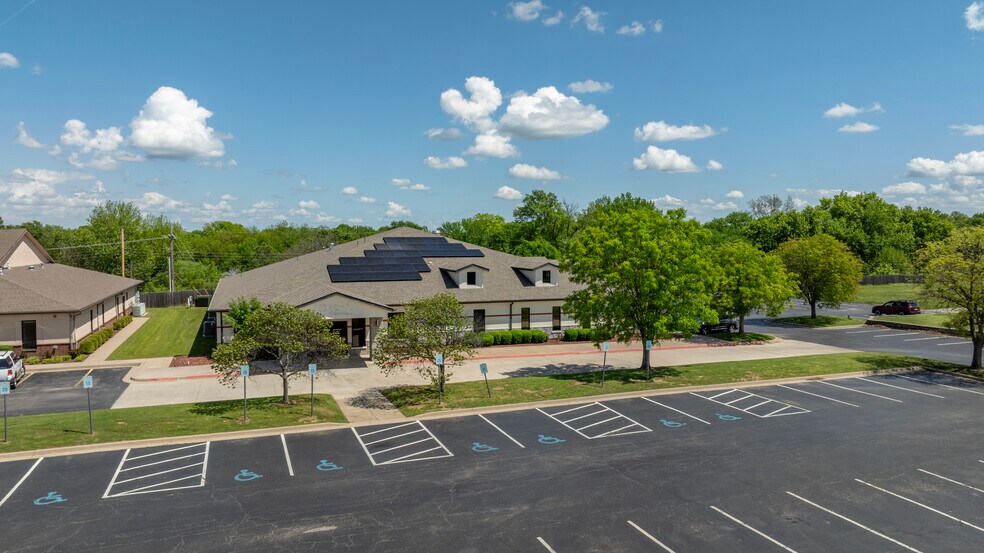 More Photos Of 4150 SE Adams Rd, Bartlesville Medical For Sale