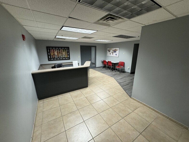 More Photos Of 2020 Front St, Cuyahoga Falls Office Residential For Sale