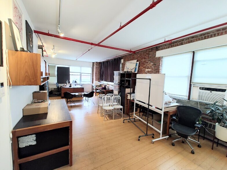 More Photos Of 190 N 14th St, Brooklyn Restaurant For Lease