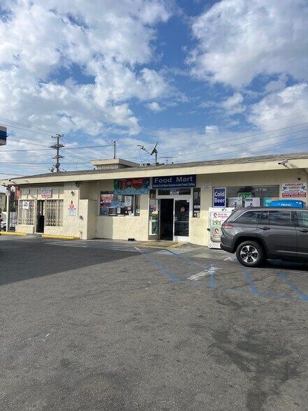Primary Photo Of 8021 California Ave, Huntington Park Service Station For Lease