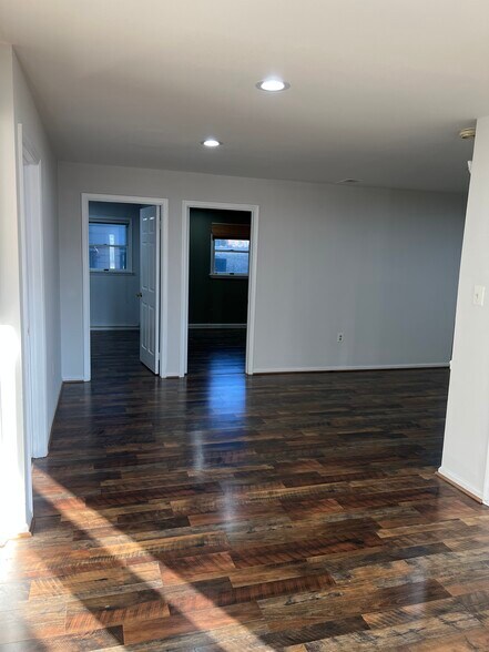 More Photos Of 10520 Warwick Ave, Fairfax Medical For Lease