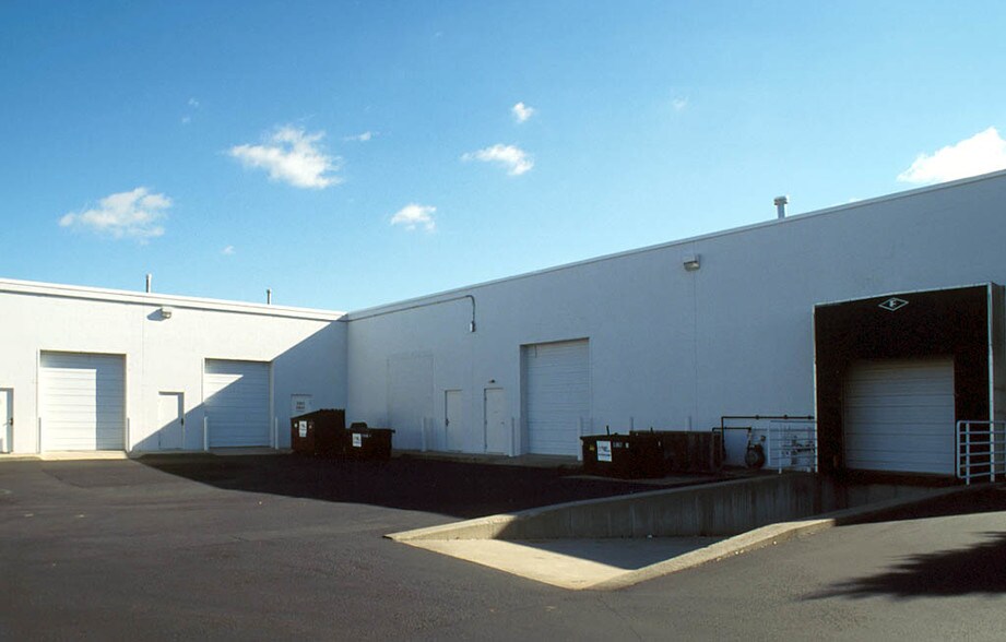 More Photos Of 280-290 Cramer Creek Ct, Dublin Research And Development For Lease