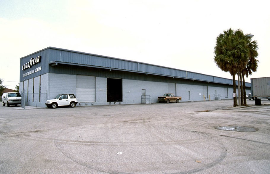 More Photos Of 5212-5216 Cone Rd, Tampa Warehouse For Lease