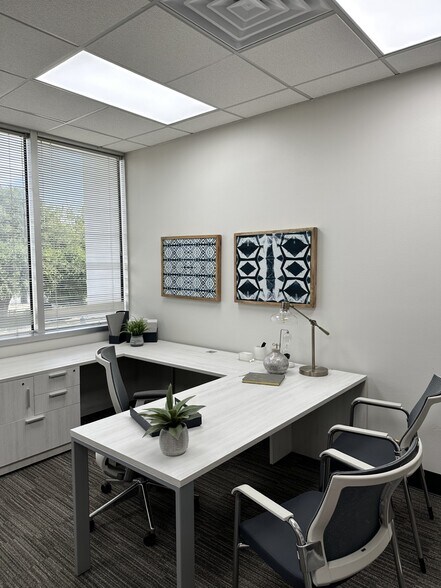 More Photos Of 3029 S Sherwood Forest Blvd, Baton Rouge Loft Creative Space For Lease