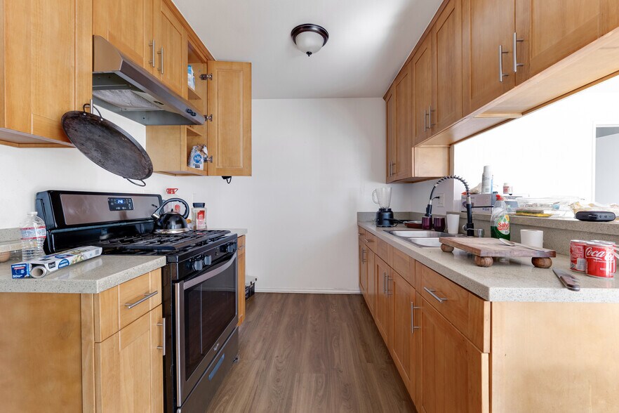 More Photos Of 18356 Napa St, Northridge Apartments For Sale